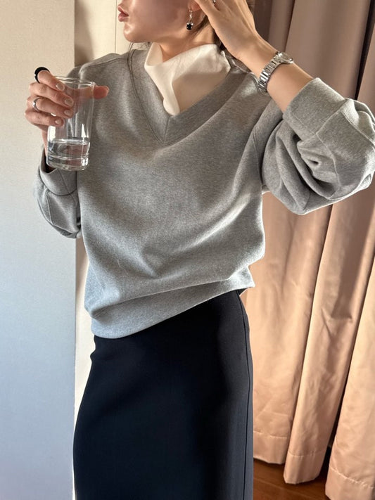 Punto V-neck sweatshirt