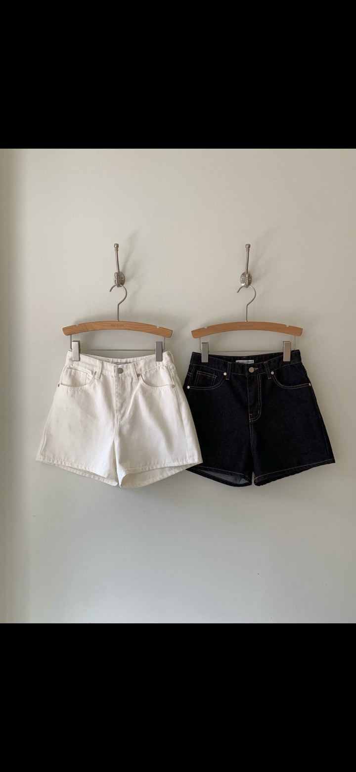 Pannel denim shorts